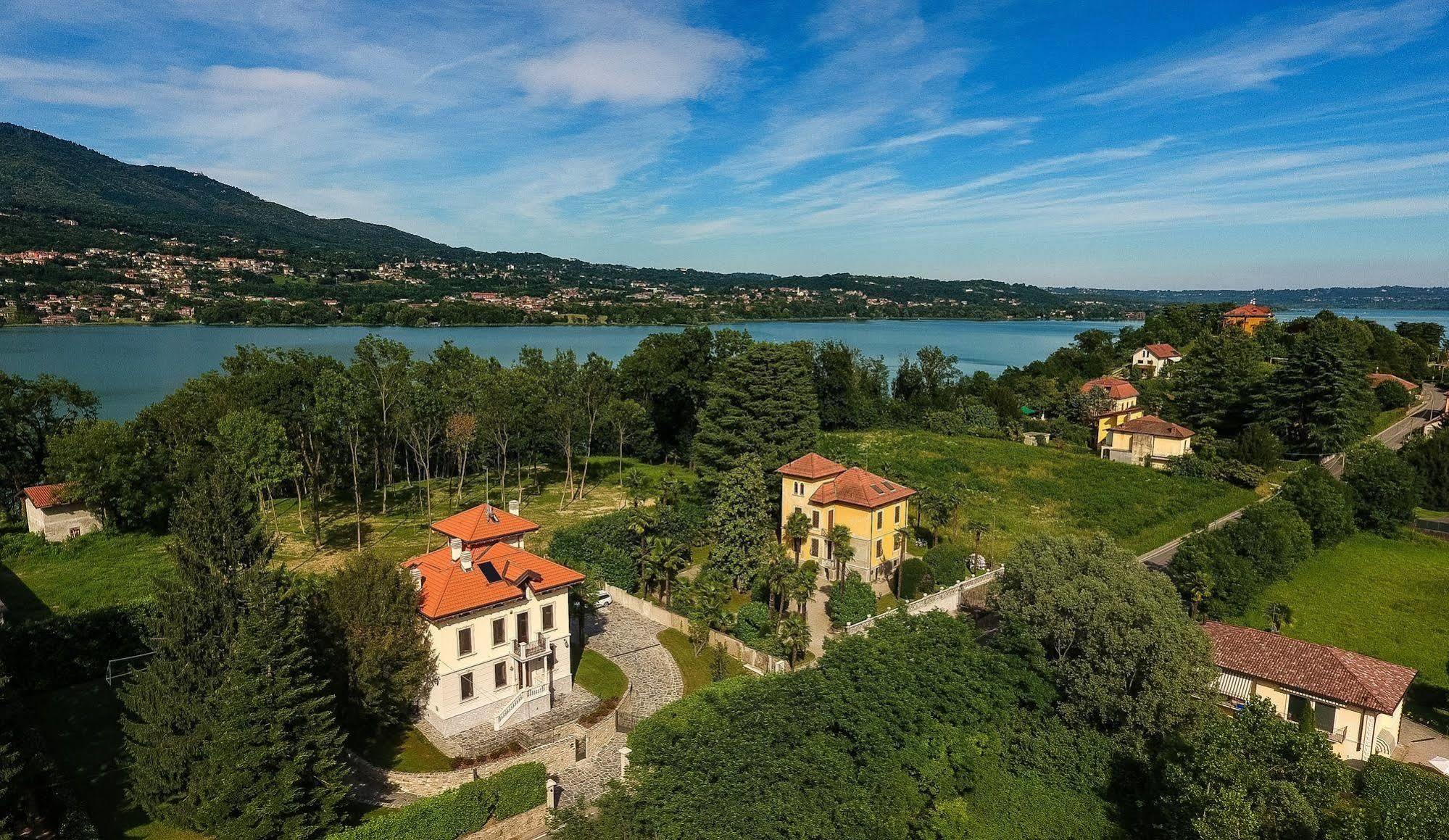 Villa Chiara B&B Biandronno Exterior photo